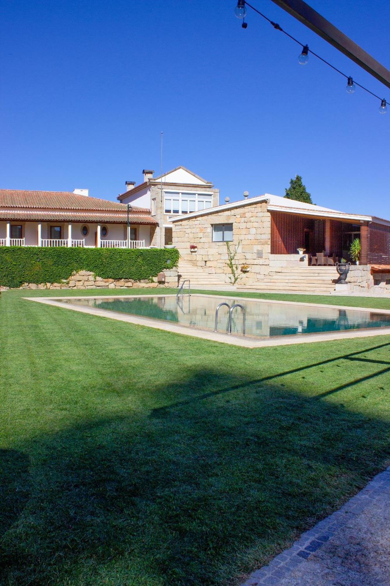 Hotel Rural Casa De Samaioes Chaves Bagian luar foto