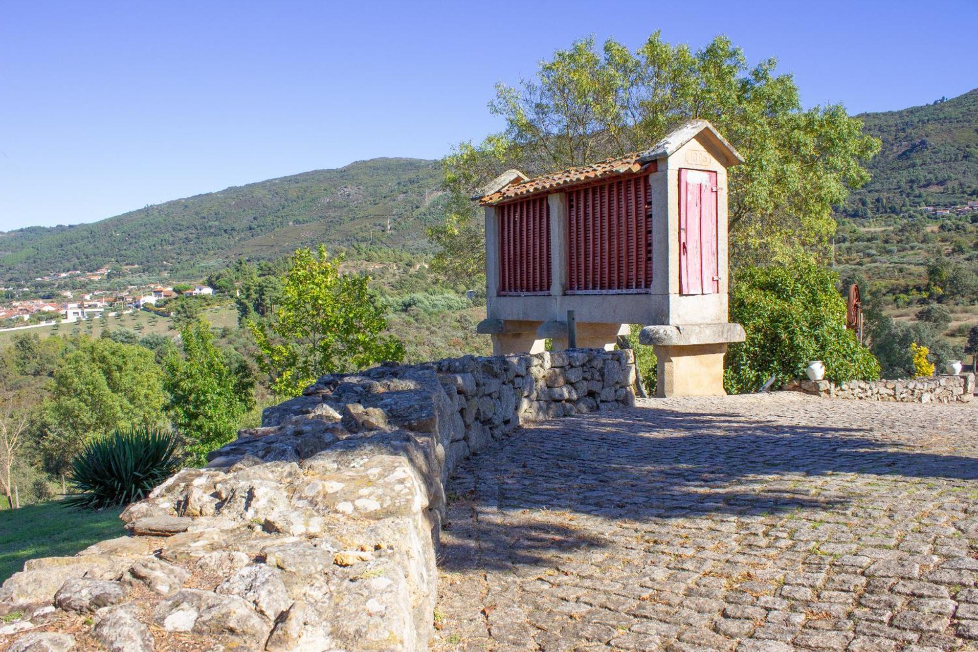 Hotel Rural Casa De Samaioes Chaves Bagian luar foto