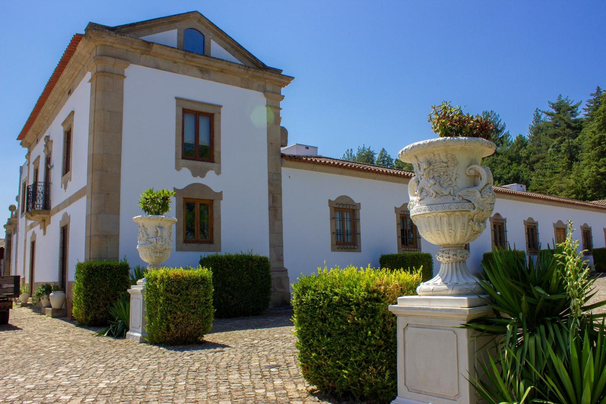 Hotel Rural Casa De Samaioes Chaves Bagian luar foto